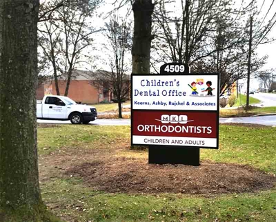 exterior signs Photo